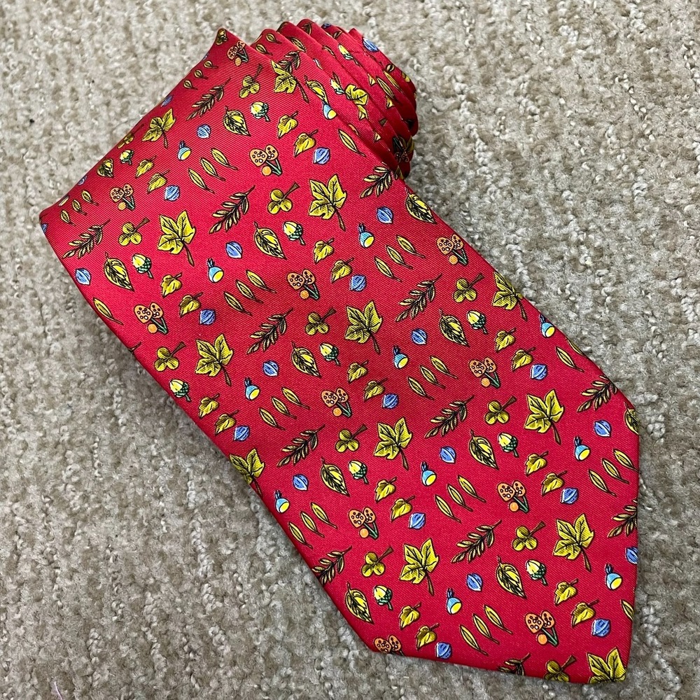 Salvatore Ferragamo Red Leaf Print Silk Tie Italy Preppy Old‎ Money Designer